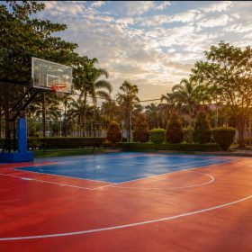 Lantai Lapangan Basket Outdoor Surabaya: Material Tahan Cuaca Tropis 2026 5 lantai lapangan basket outdoor Surabaya tahan cuaca