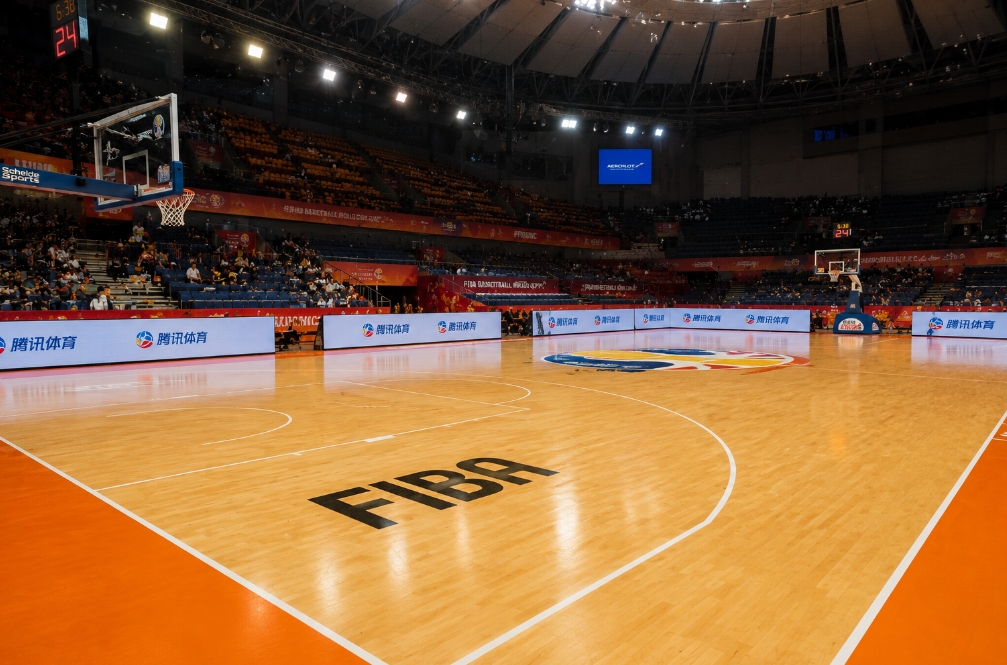 Standar FIBA Lantai Lapangan Basket 2026: Spesifikasi Teknis Lengkap 1 standar FIBA lantai lapangan basket spesifikasi teknis 2026 lantaiparketid